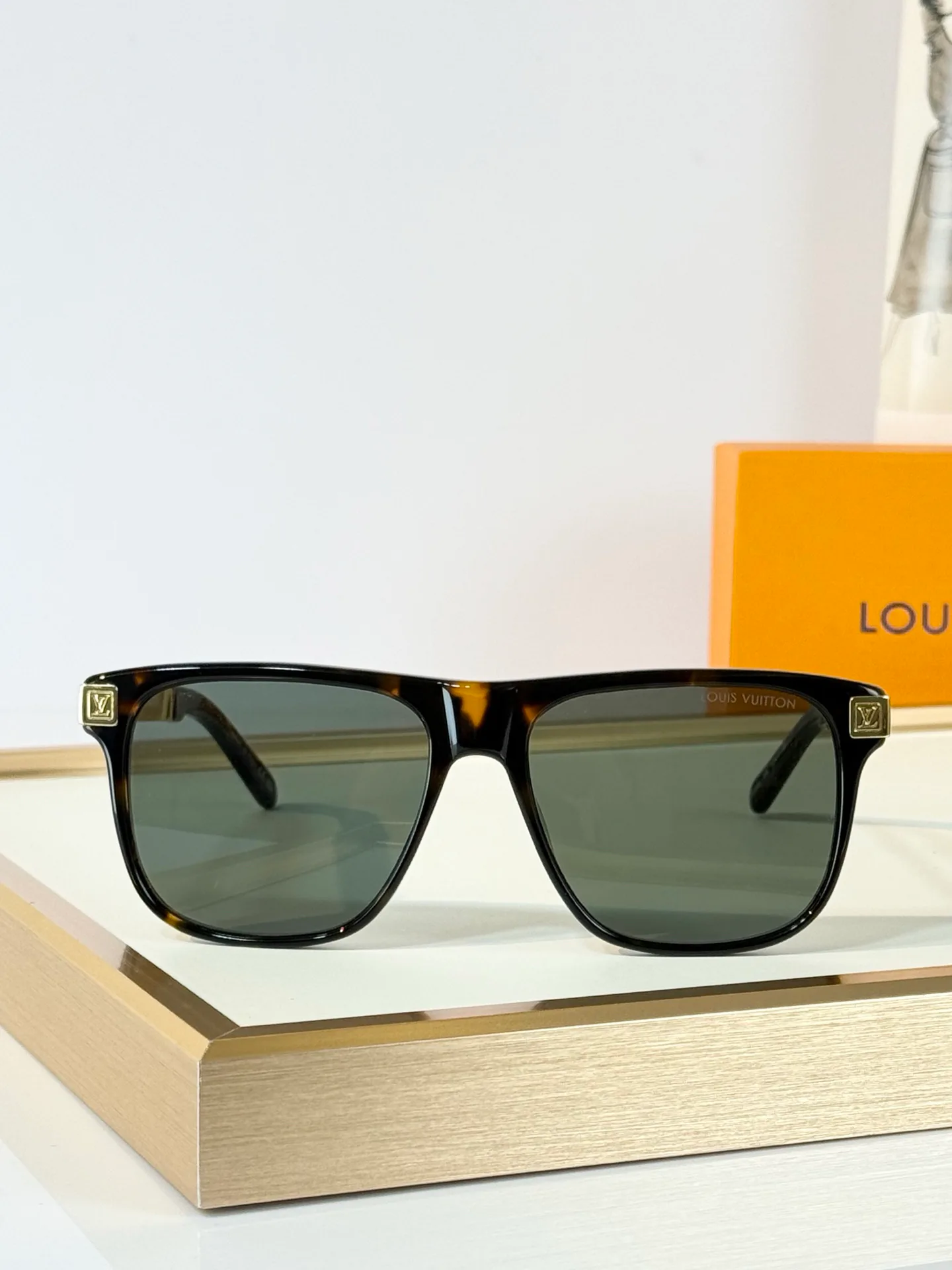 Очки Louis Vuitton 18118087
