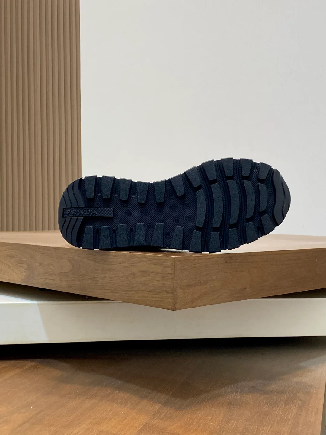 Кроссовки Мужские Prada 13330560