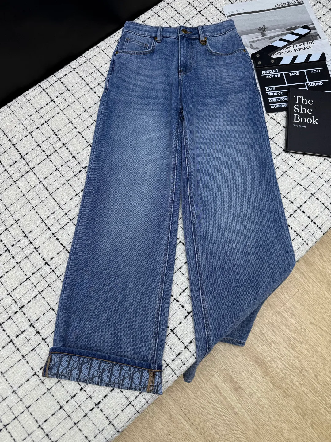 Джинсы Женские Christian Dior 18864307