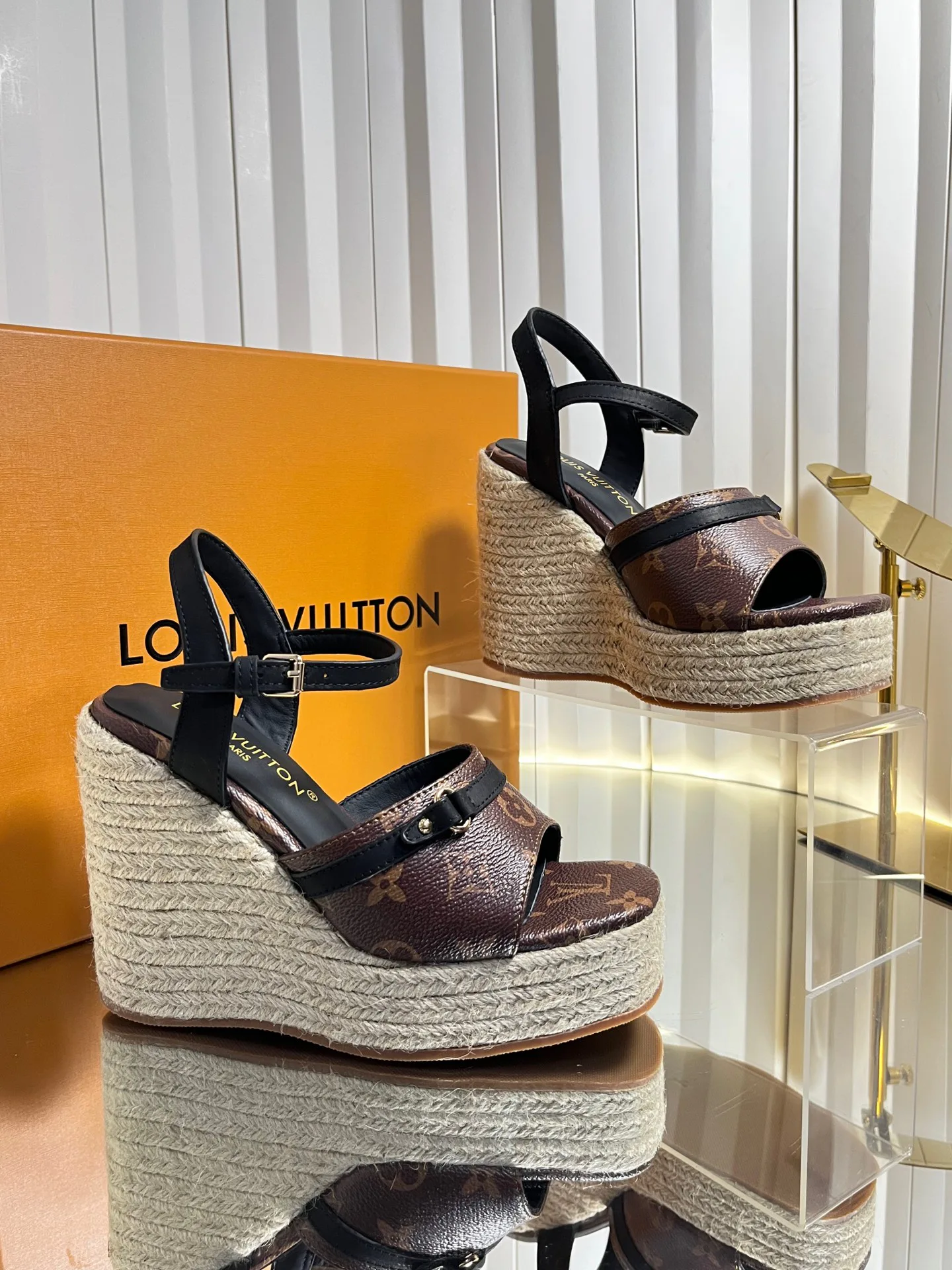 Босоножки Женские Louis Vuitton 11886751