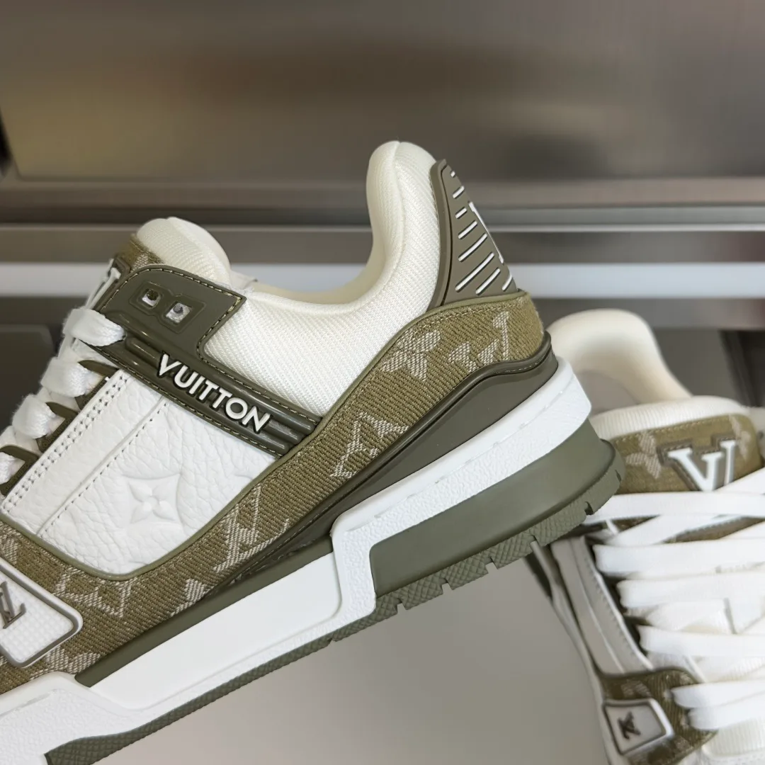 Кроссовки Женские Louis Vuitton 17483743