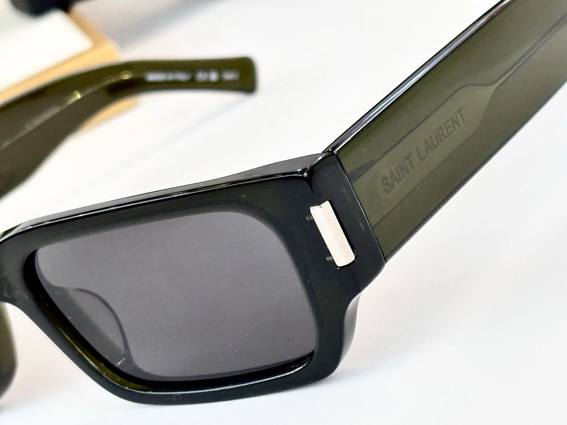 Очки Saint Laurent 12564451