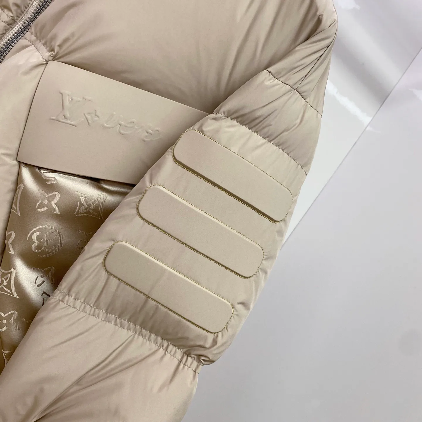 Куртки И Пуховики Мужские Louis Vuitton 1129763