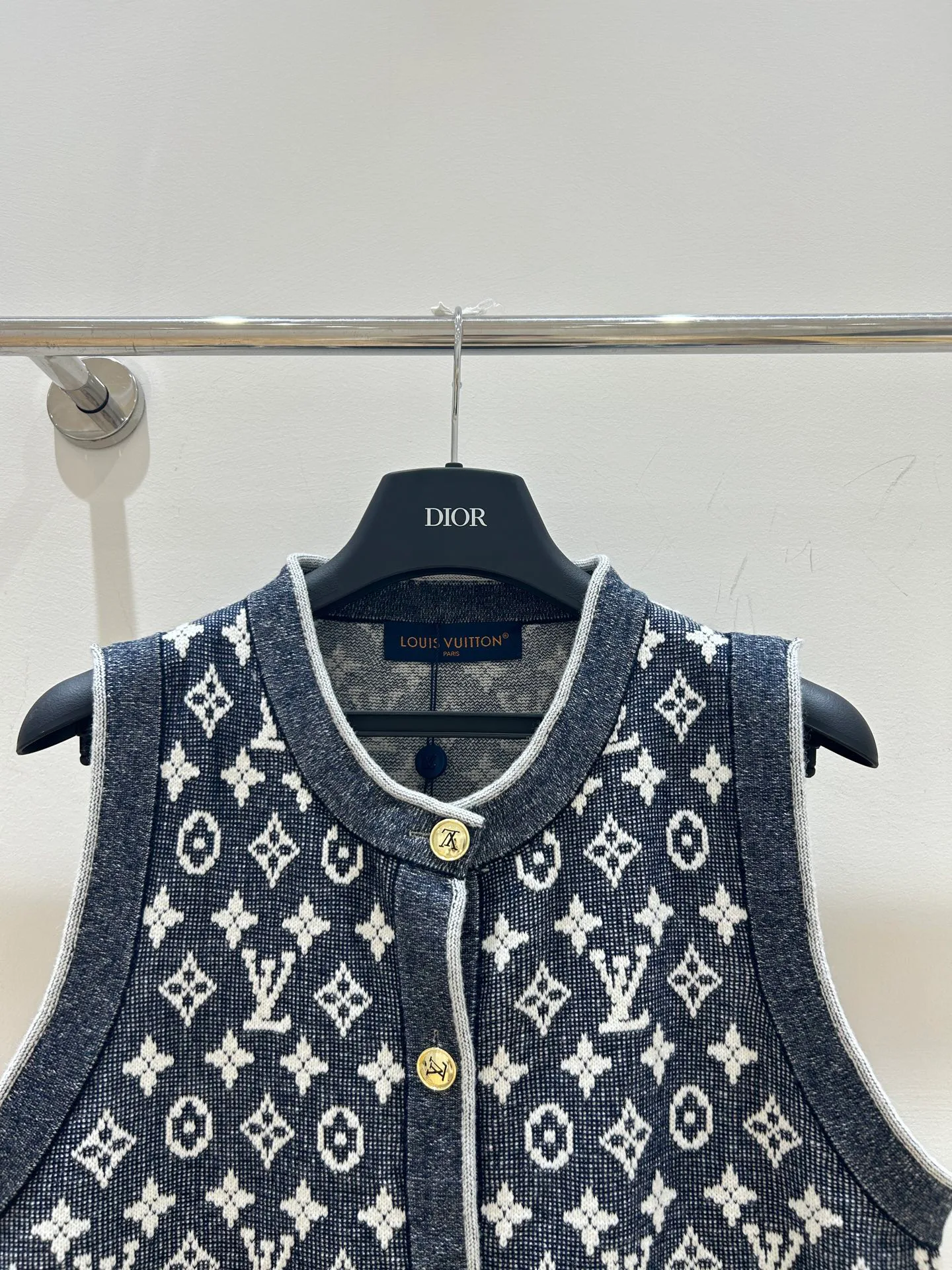 Жилеты Женские Louis Vuitton 18097082