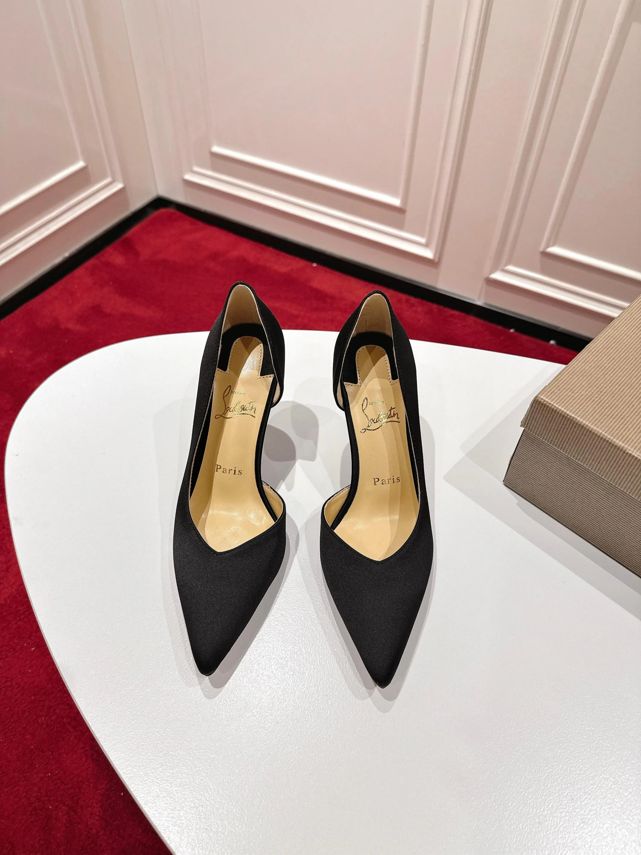 Туфли Женские Christian Louboutin 11640668