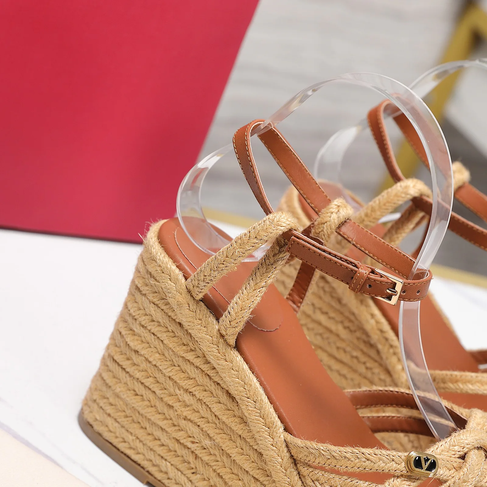 Босоножки Женские Valentino 18346926