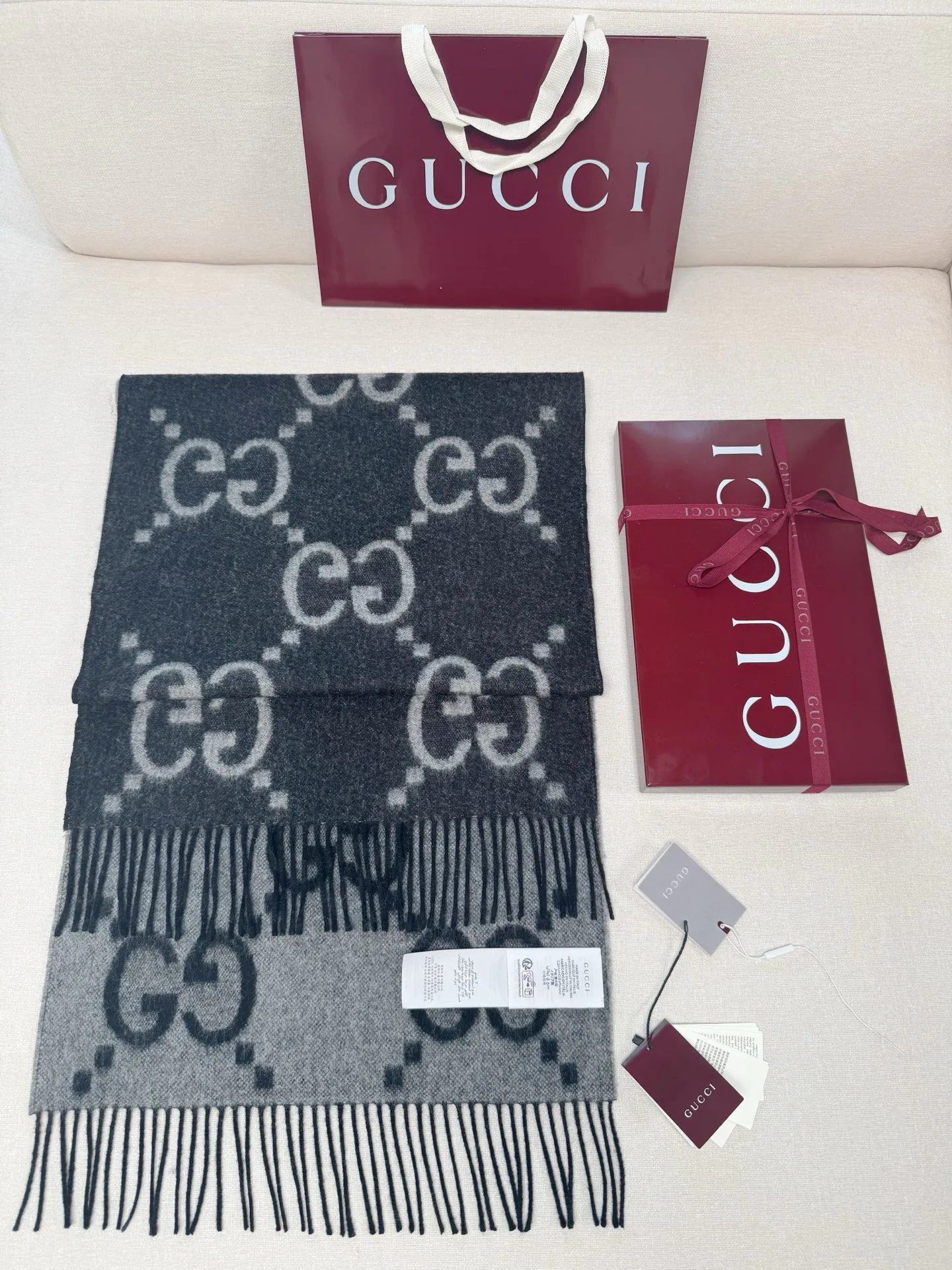 Шарфы Gucci 17945388