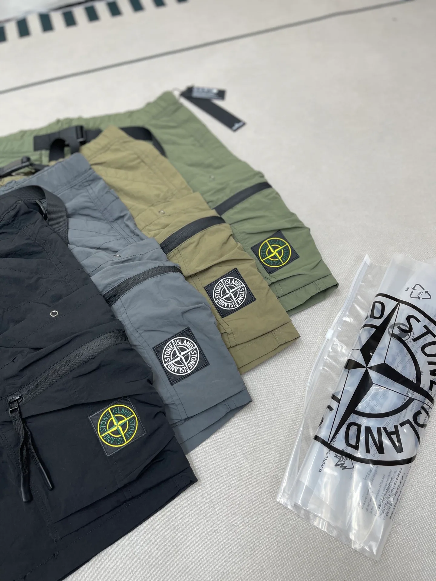 Шорты Мужские Stone Island 14227769