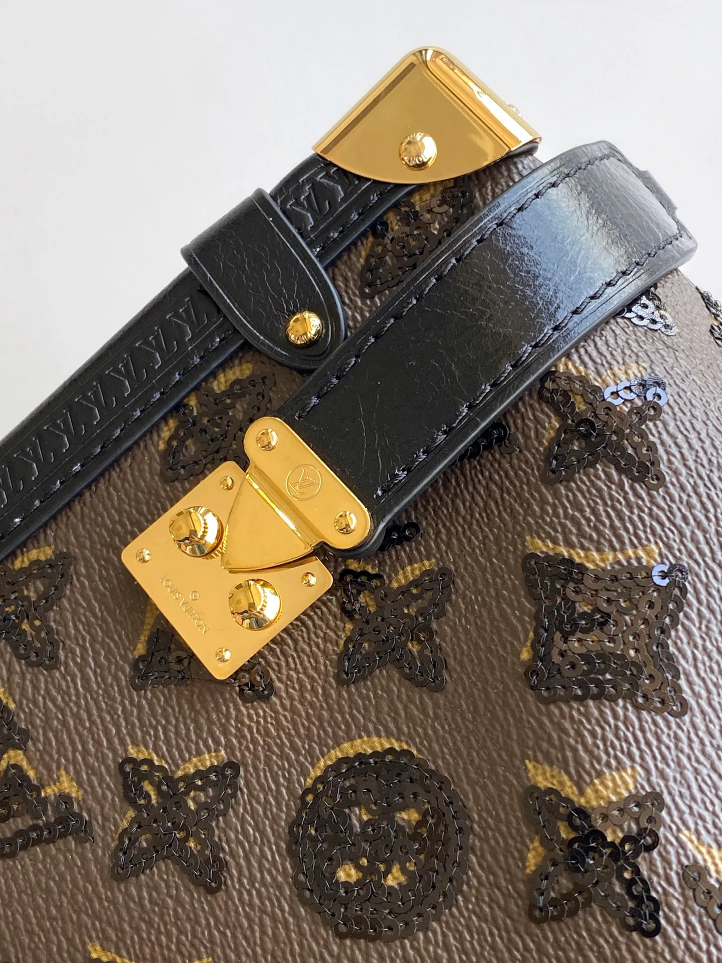 Сумки На Ремне Женские Louis Vuitton 1253940