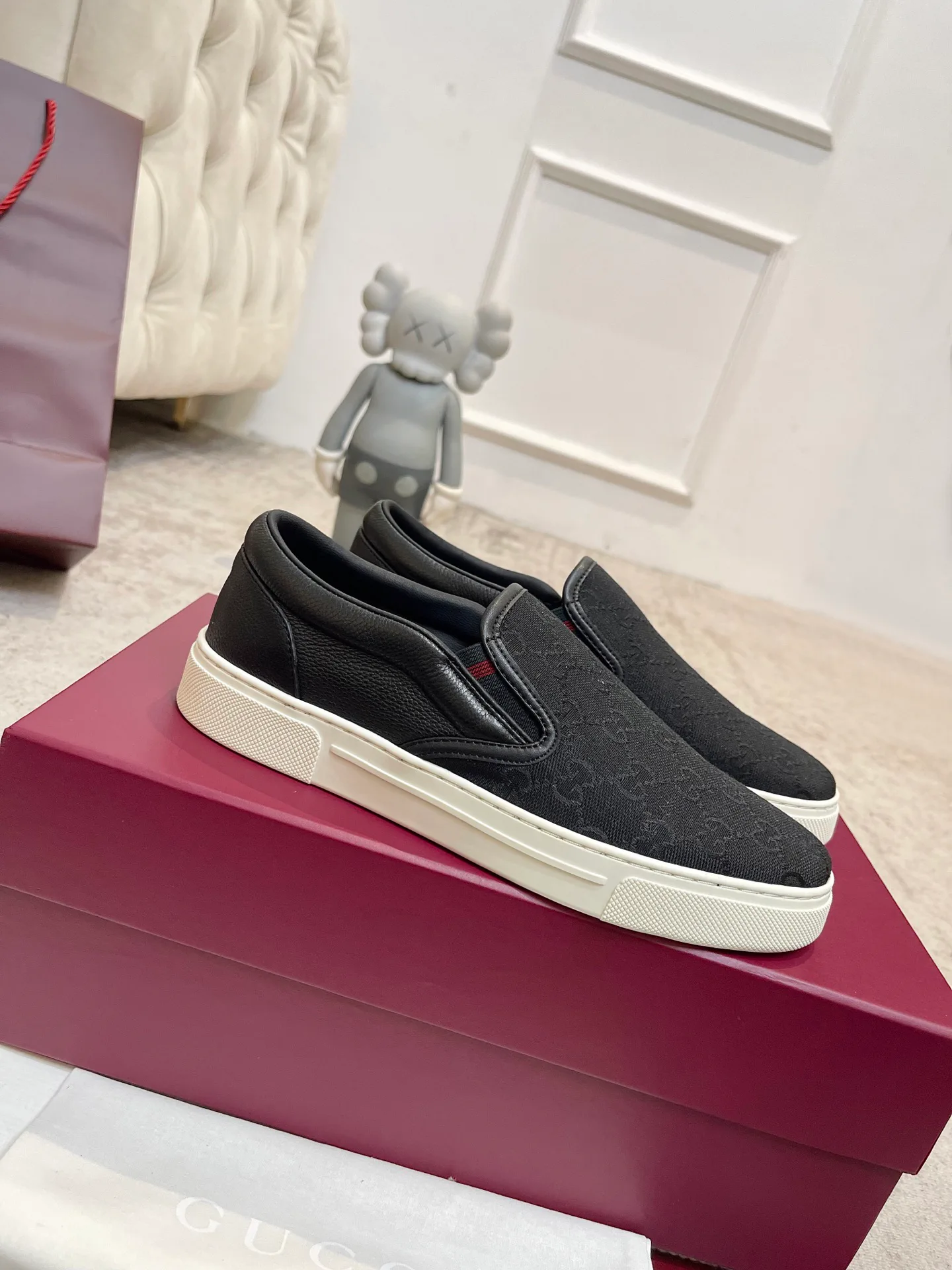 Кроссовки Женские Gucci 18901578