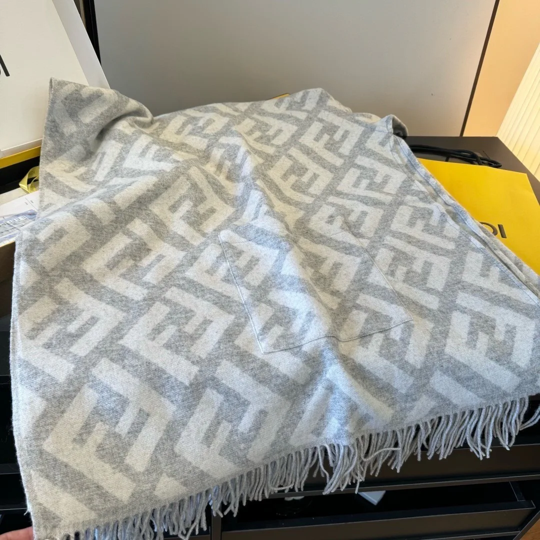 Пальто Женские Fendi 18627253