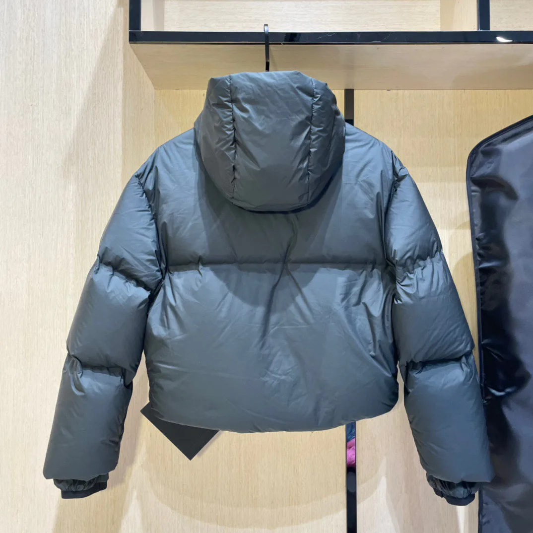 Куртки И Пуховики Женские Prada 18133799