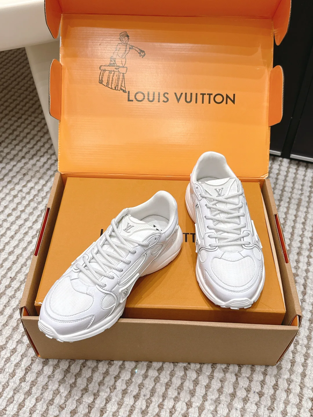 Кроссовки Женские Louis Vuitton 11518605
