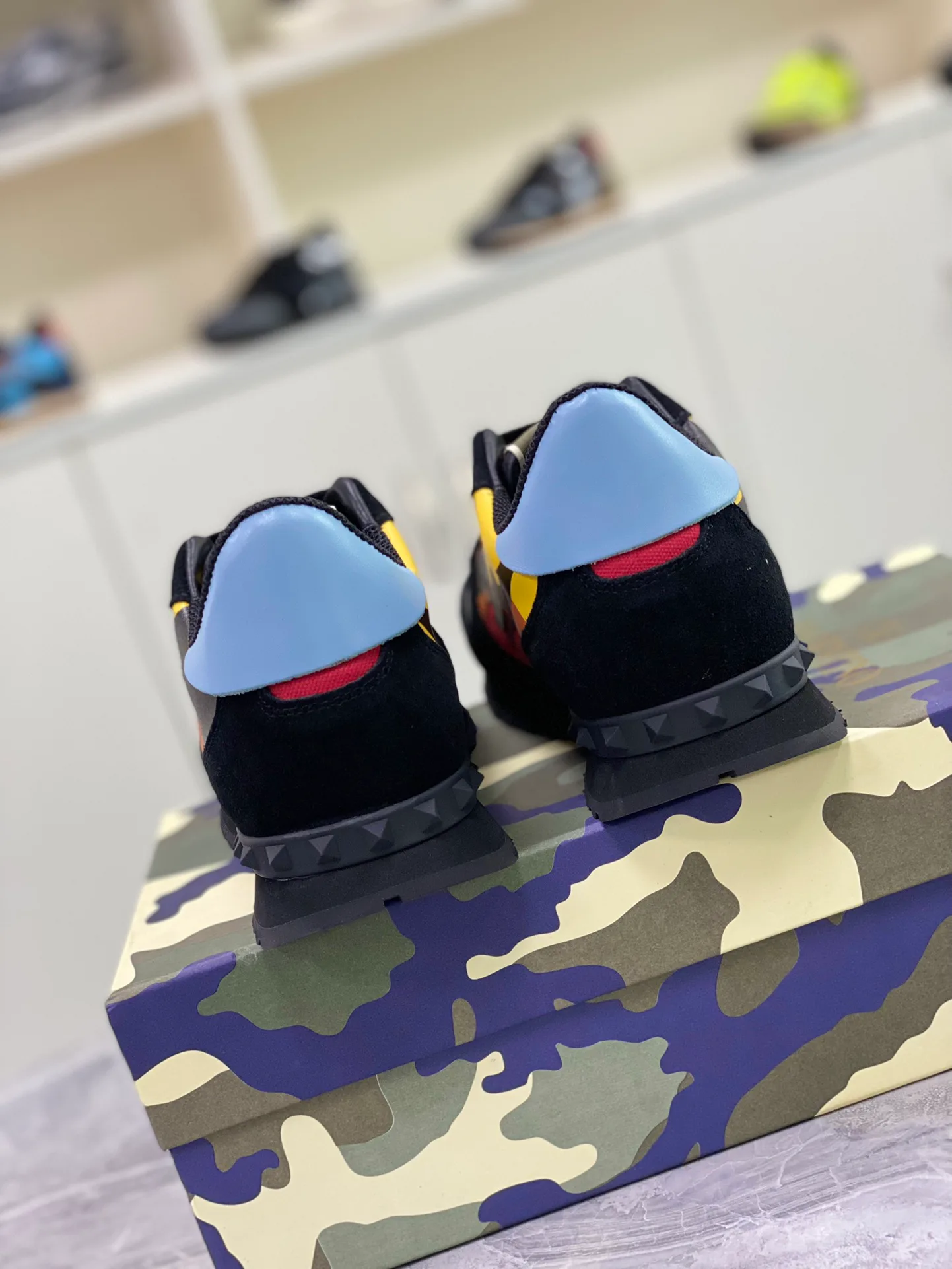 Кроссовки Женские Valentino 10736451