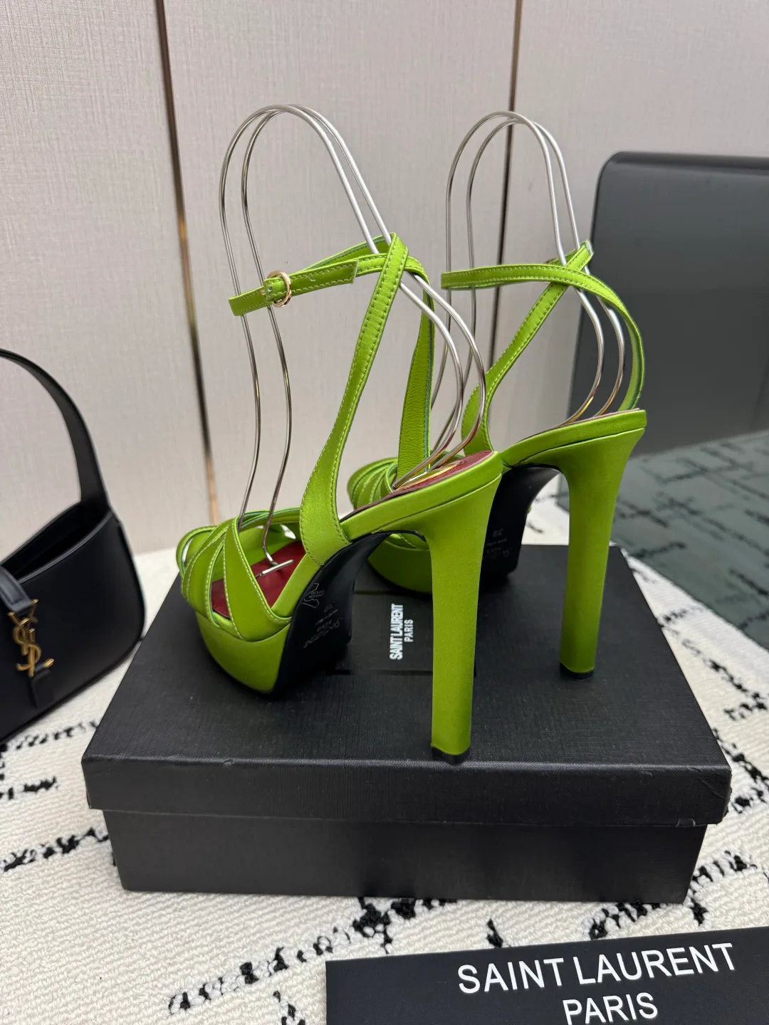 Босоножки Женские Saint Laurent 18049027