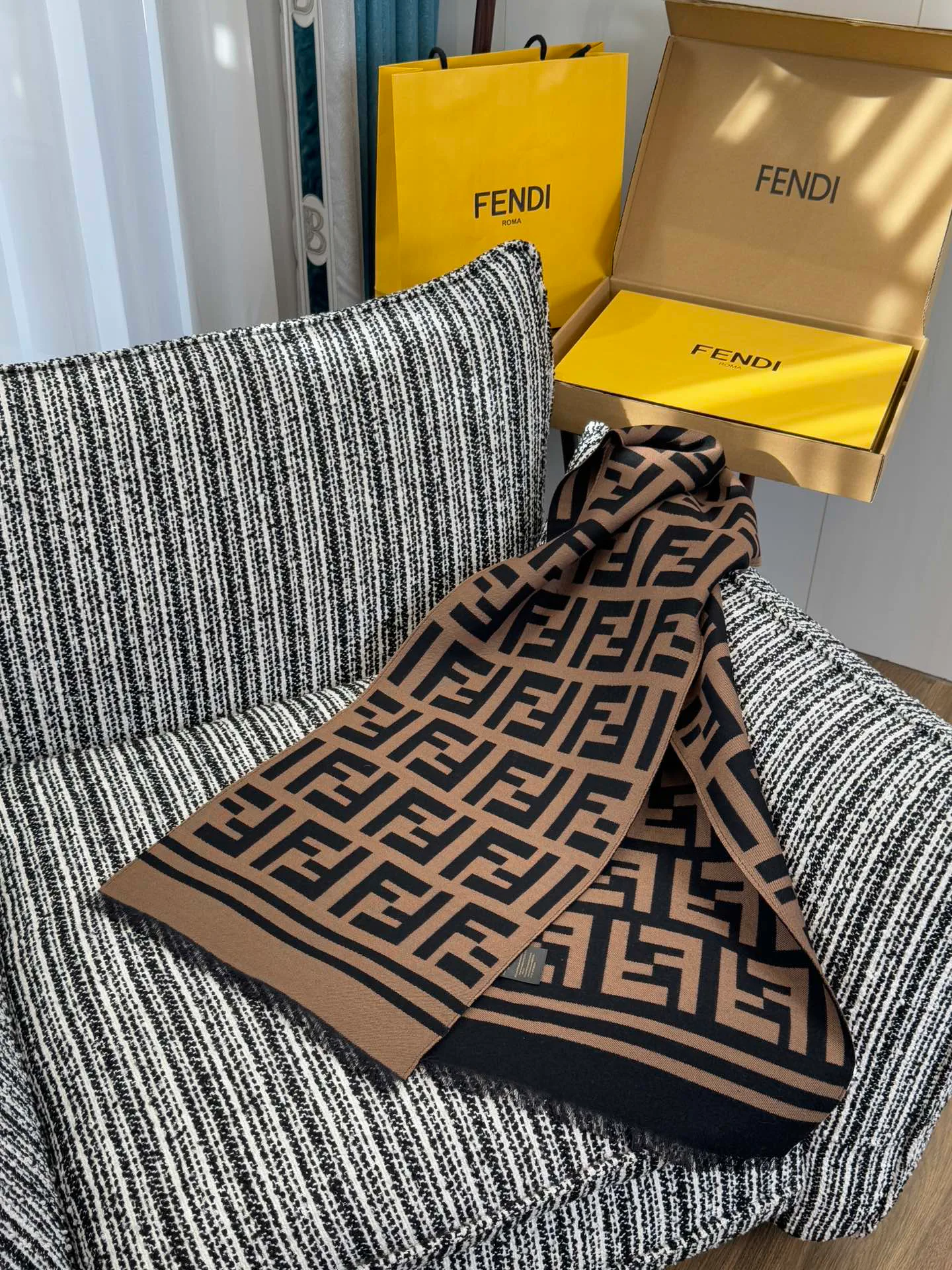 Шарфы Fendi 18287131