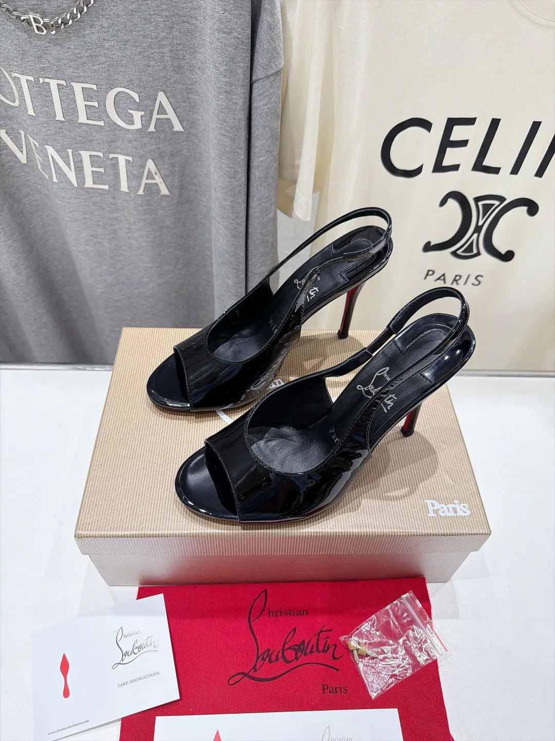 Босоножки Женские Christian Louboutin 19465660
