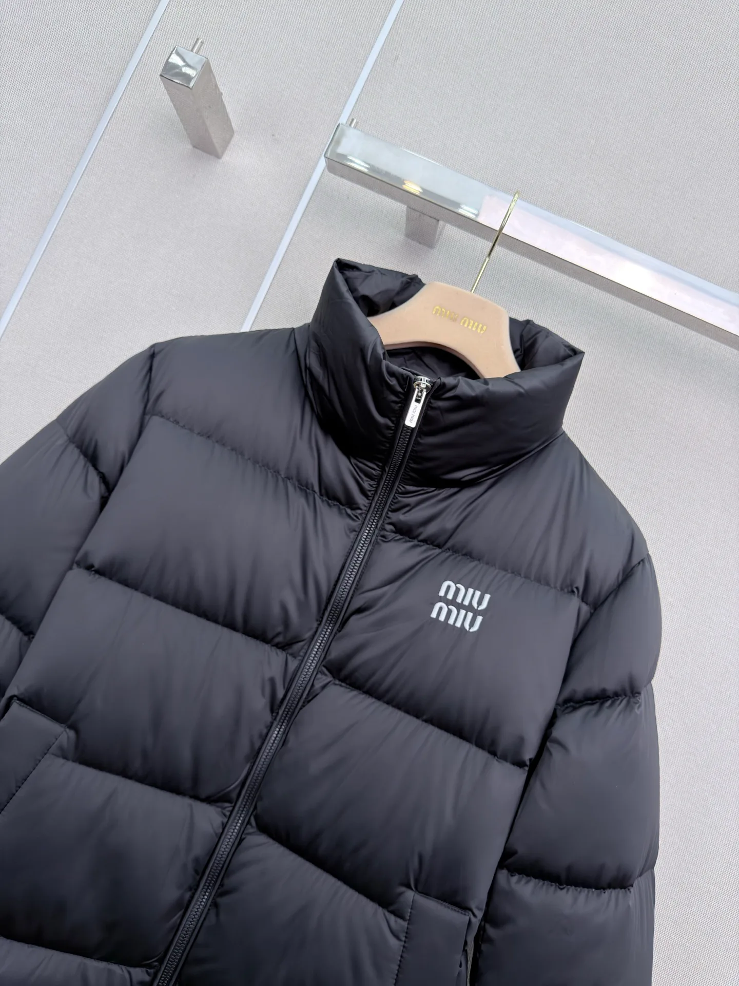 Куртки И Пуховики Женские Miu Miu 19555744