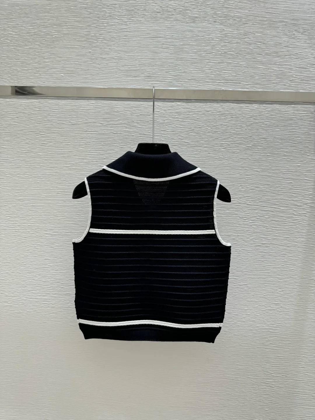 Жилеты Женские Chanel 11738964