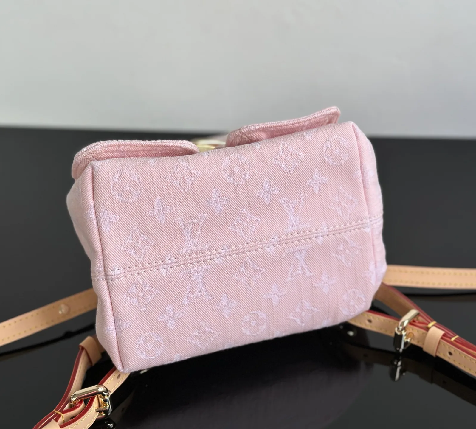 Рюкзаки Женские Louis Vuitton 18376511