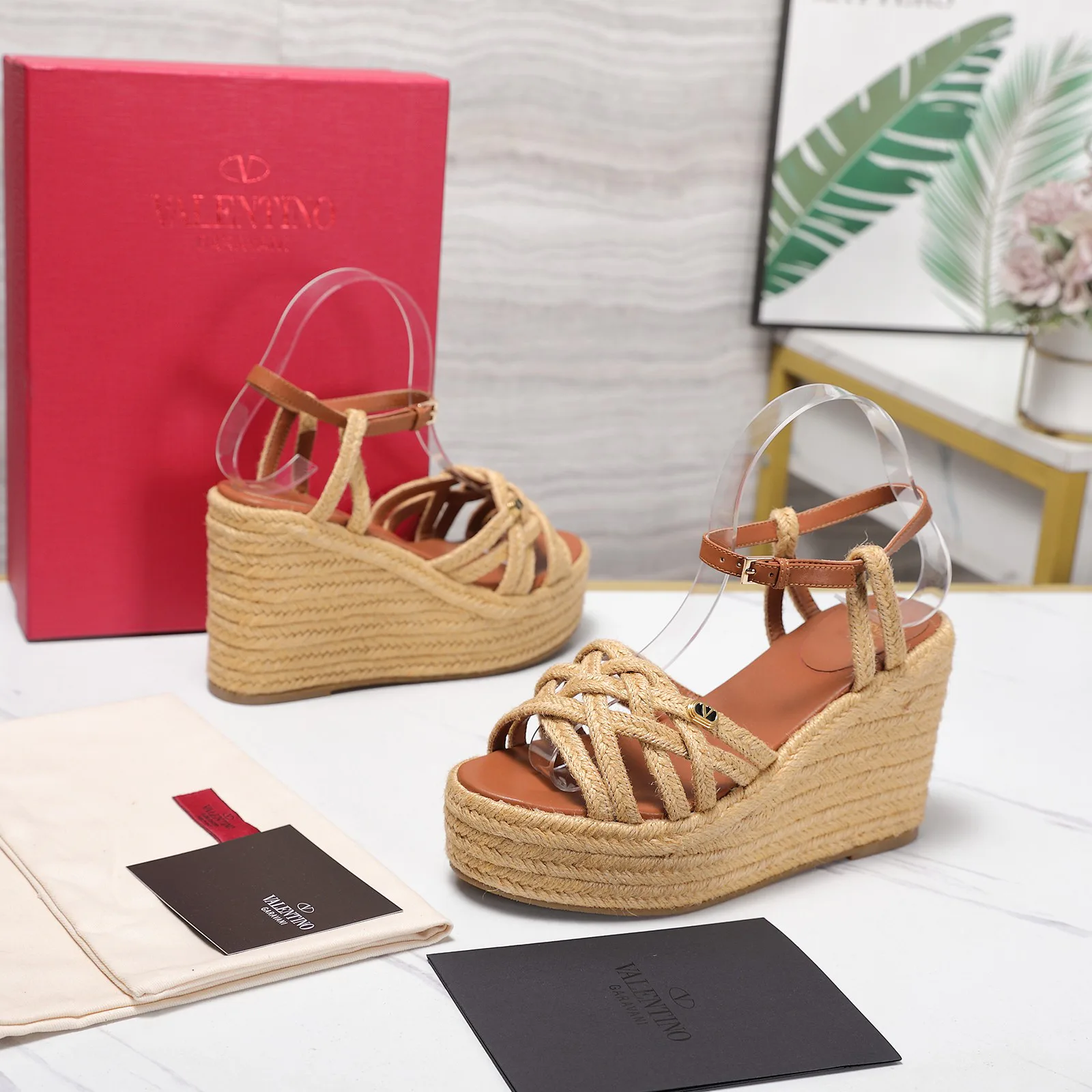 Босоножки Женские Valentino 18346926