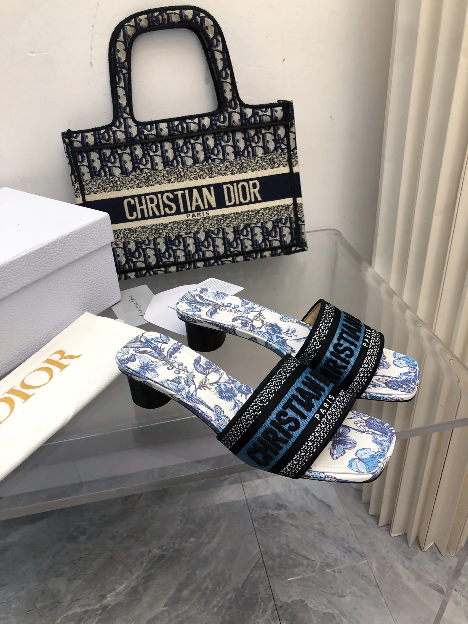 Босоножки Женские Christian Dior 18633996