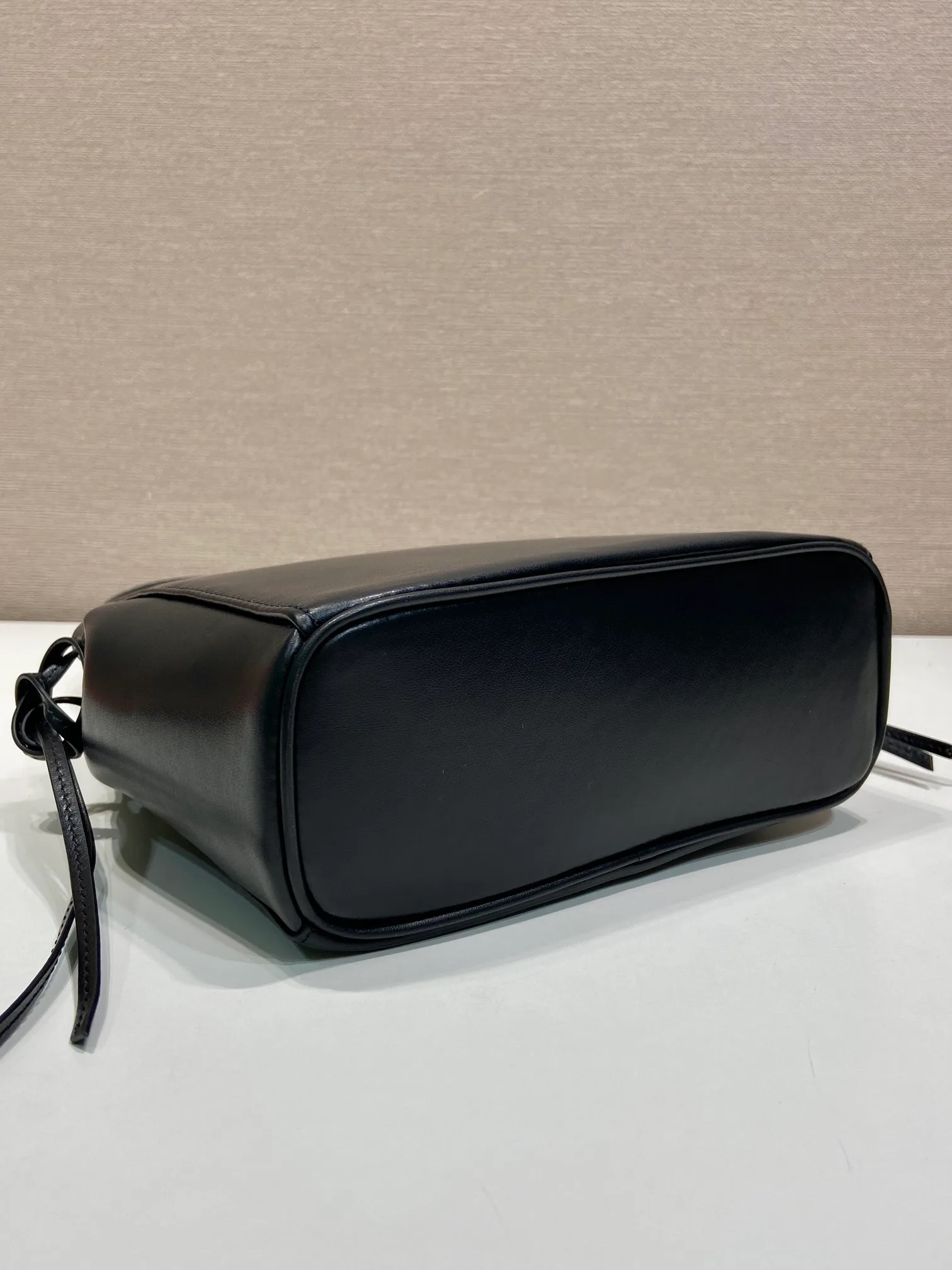 Классические Сумки Женские Prada 11627422