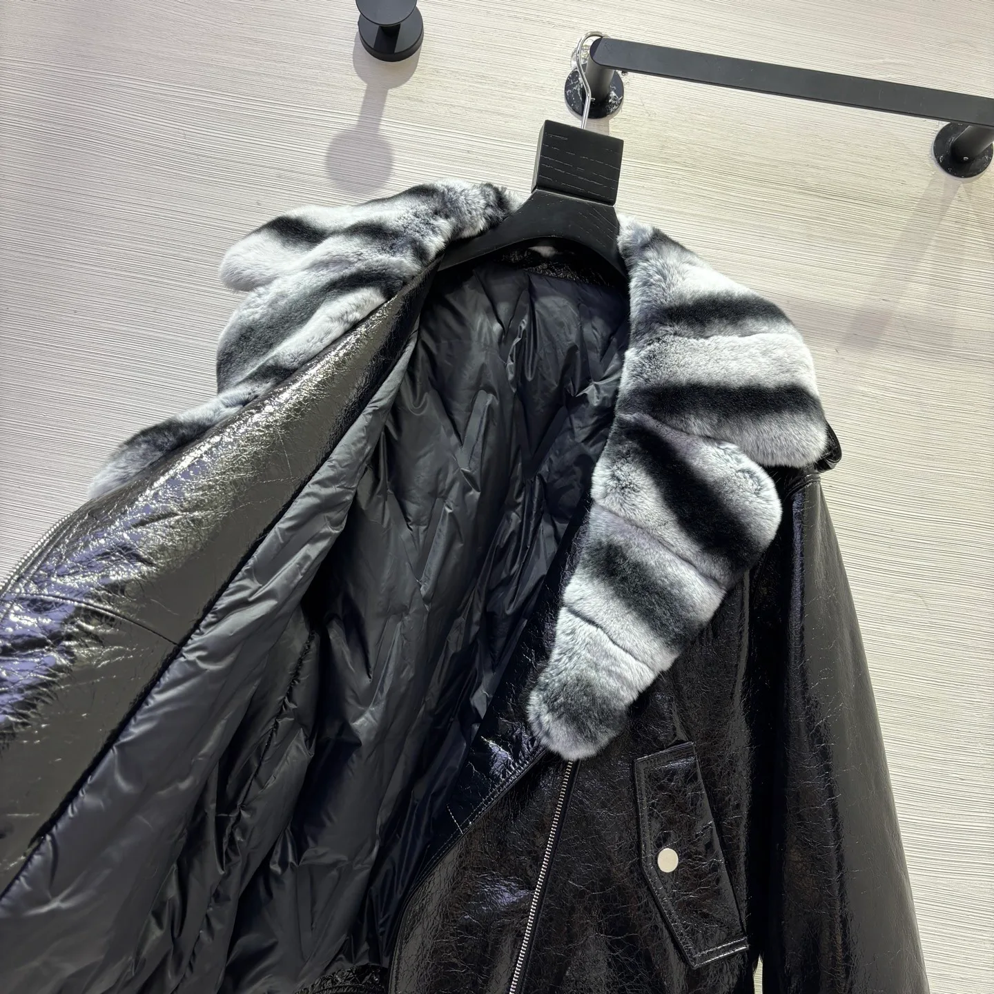 Кожаные Куртки И Дублёнки Женские Saint Laurent 562277