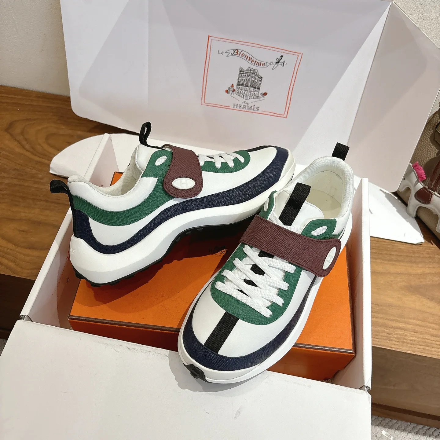 Кроссовки Женские Hermes 10189079