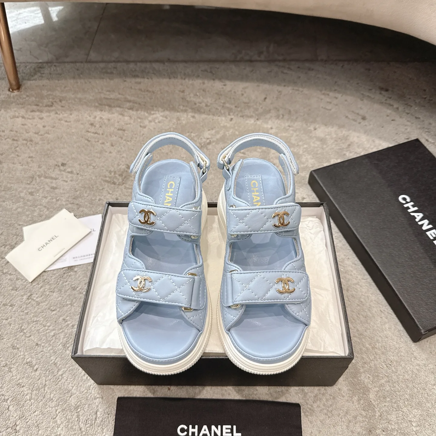 Босоножки Женские Chanel 17572319