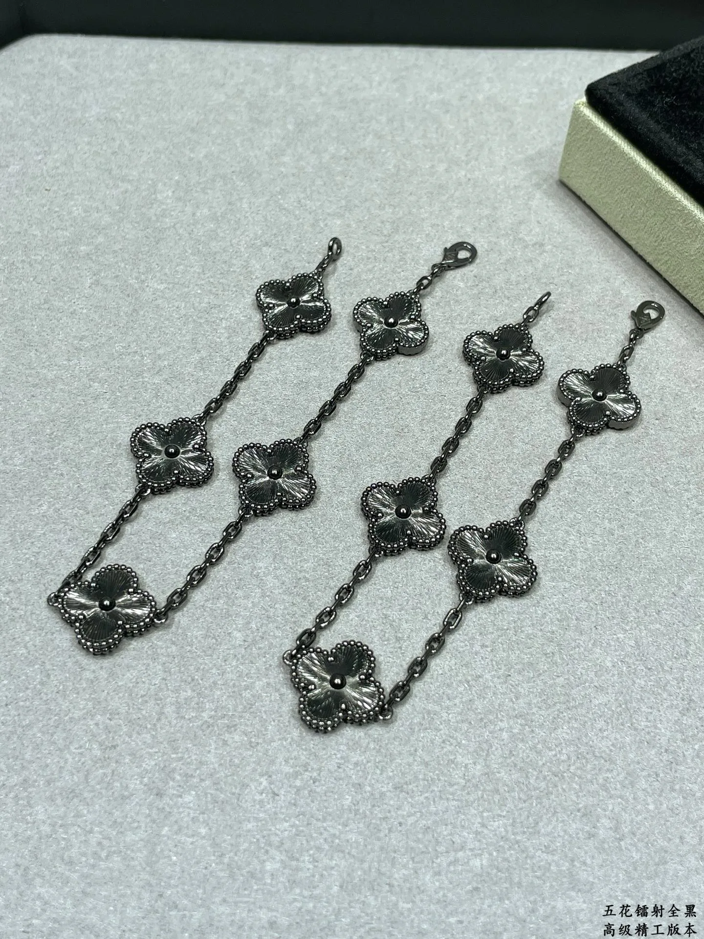 Бижутерия Van Cleef & Arpels 1892812