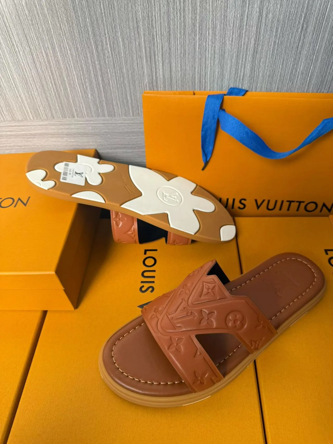 Шлепанцы Женские Louis Vuitton 1310631