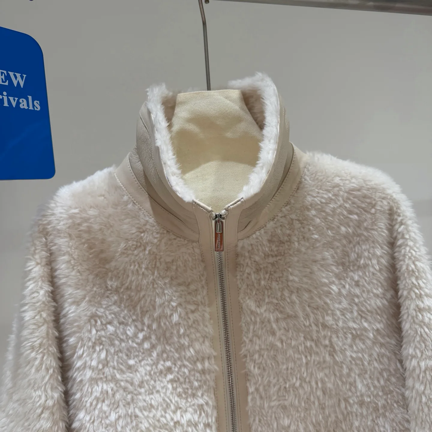 Куртки И Пуховики Женские Miu Miu 19701581