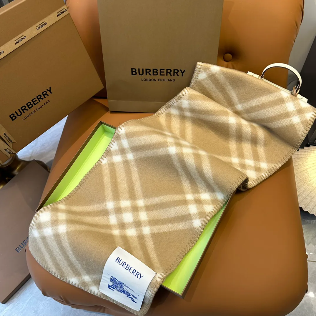 Шарфы Burberry 18401216