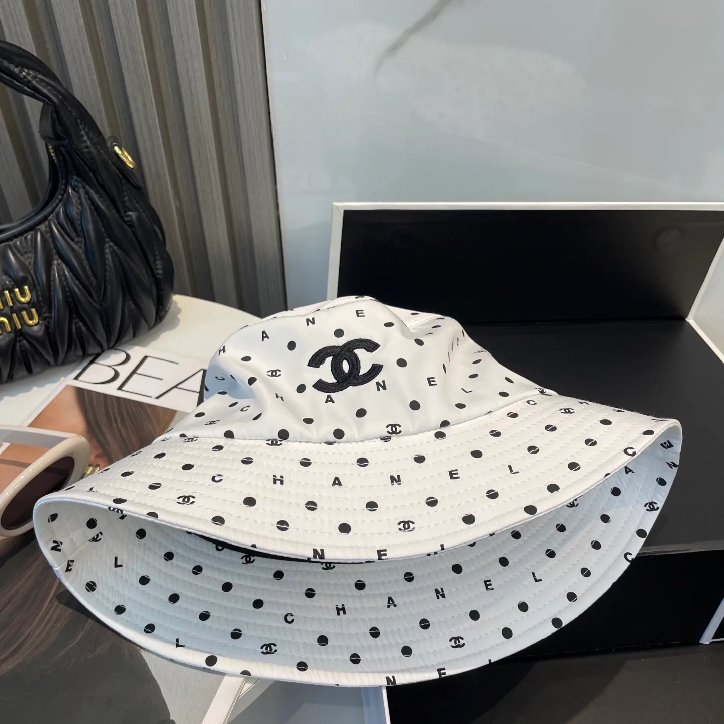 Головные Уборы Chanel 13294373
