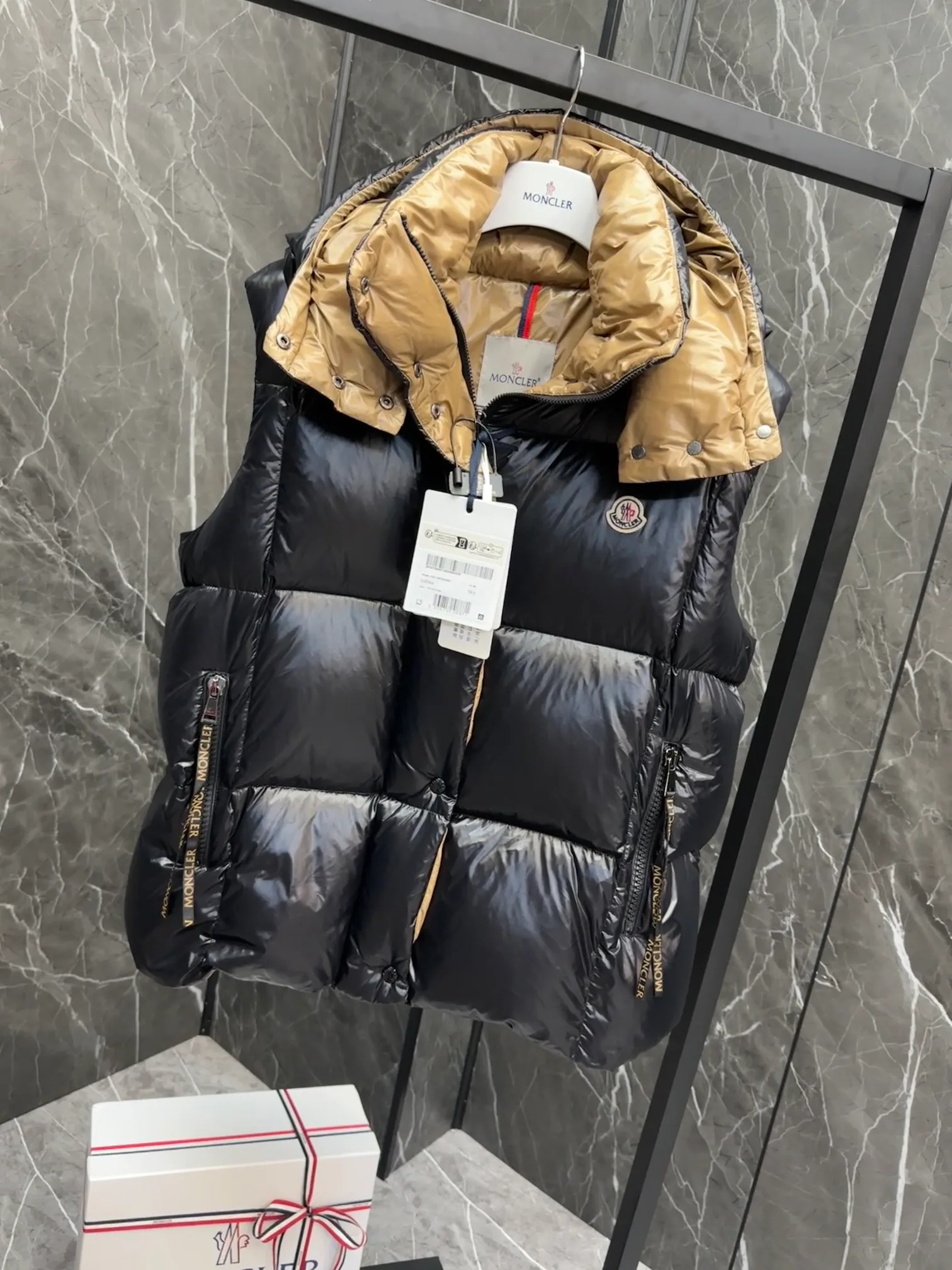 Жилеты Женские Moncler 19204231