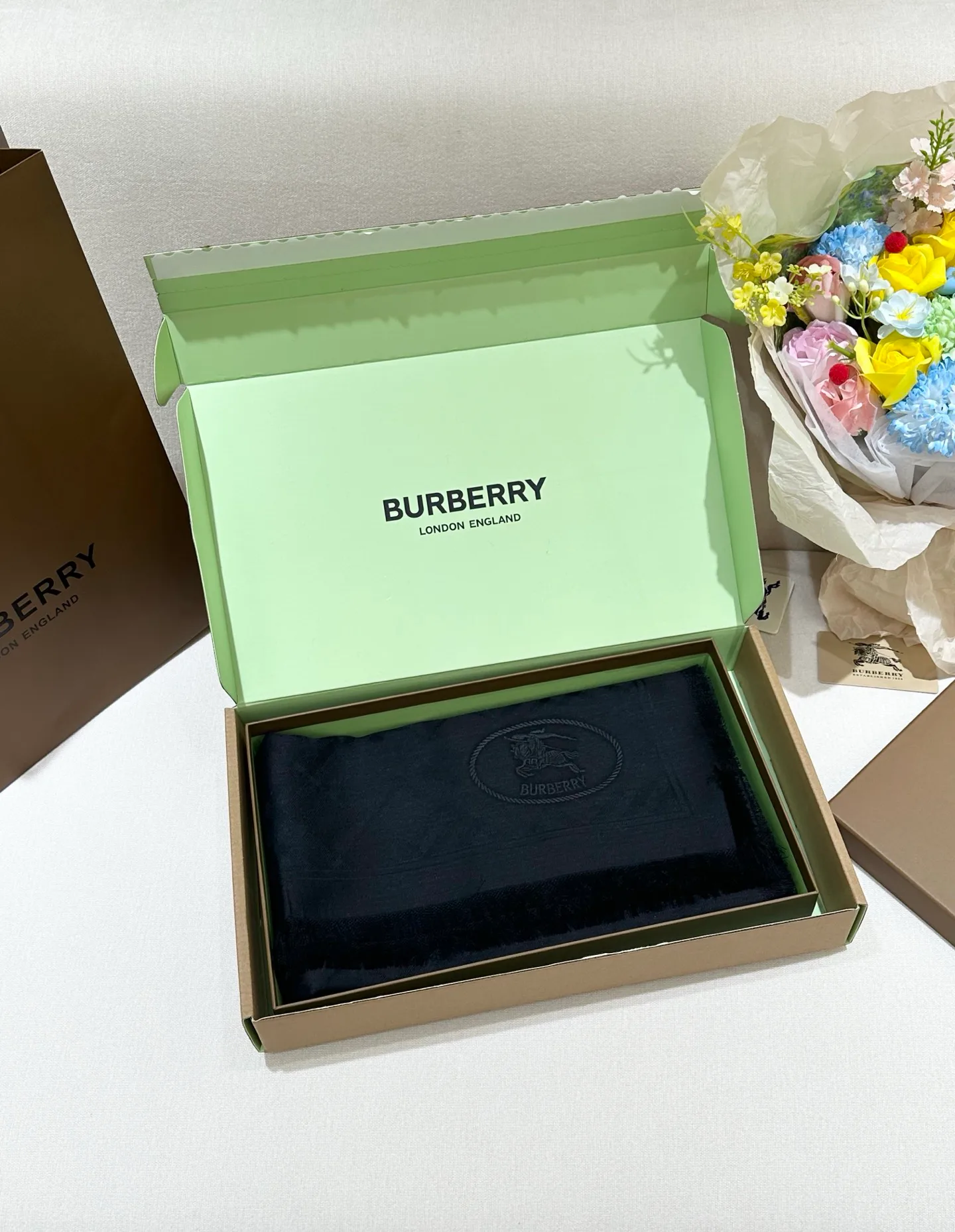 Шарфы Burberry 17916814