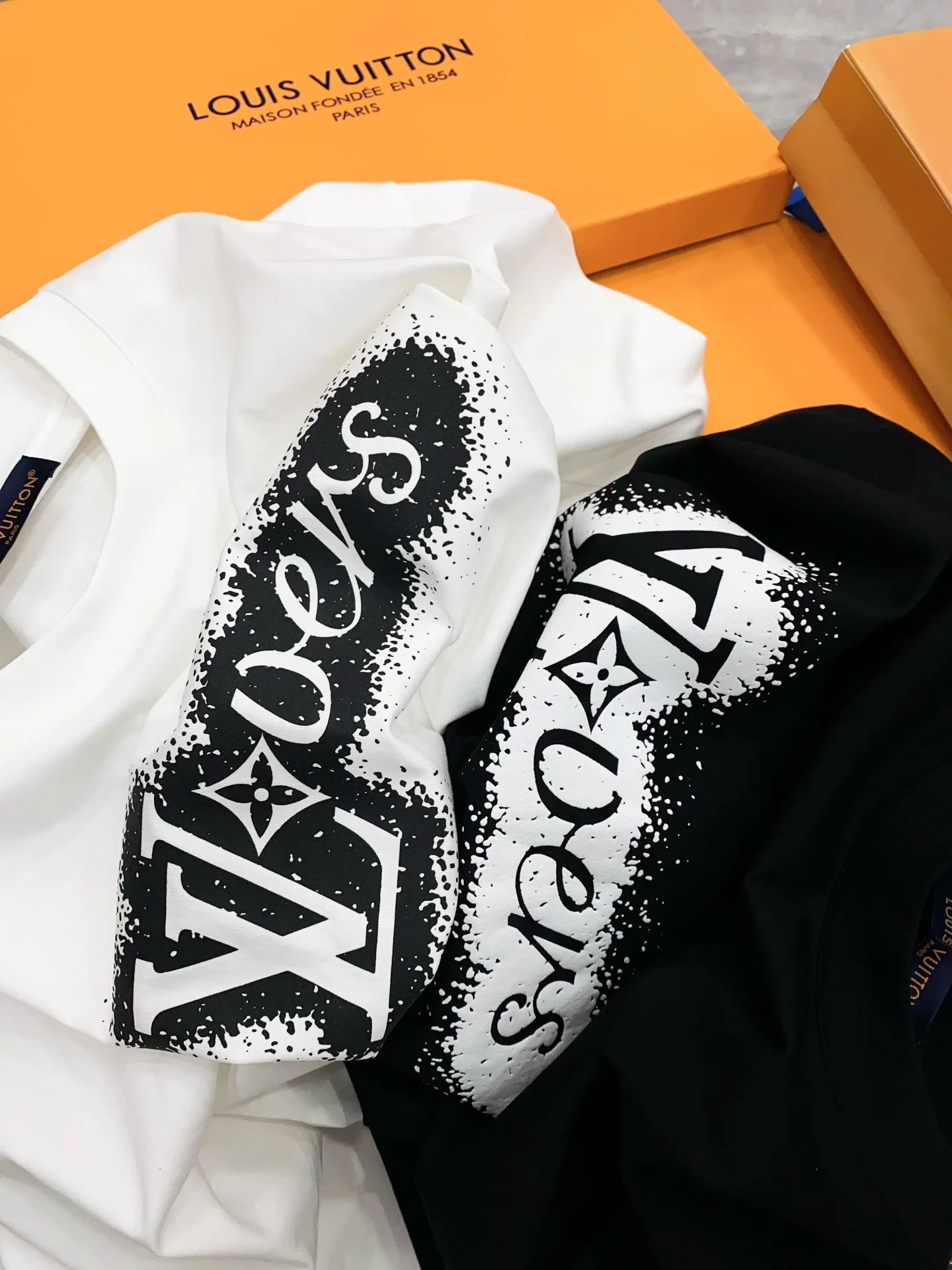 Футболки Женские Louis Vuitton 4380389