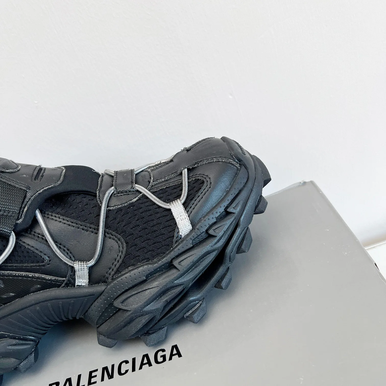 Кроссовки Женские Balenciaga 6428091