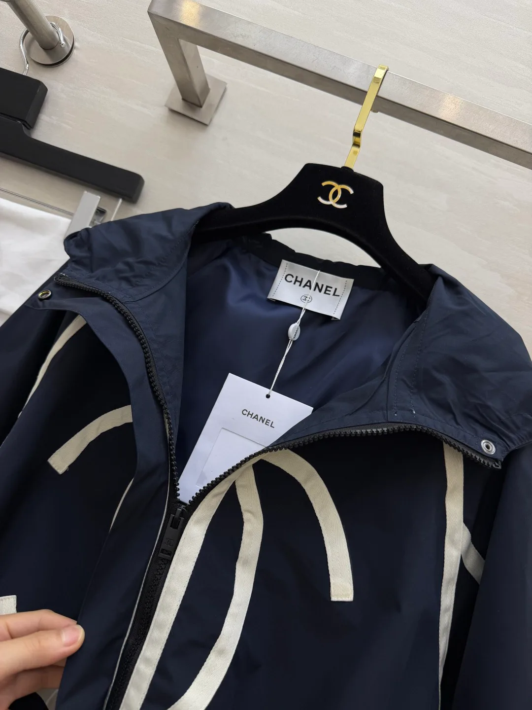 Куртки И Пуховики Женские Chanel 18276691