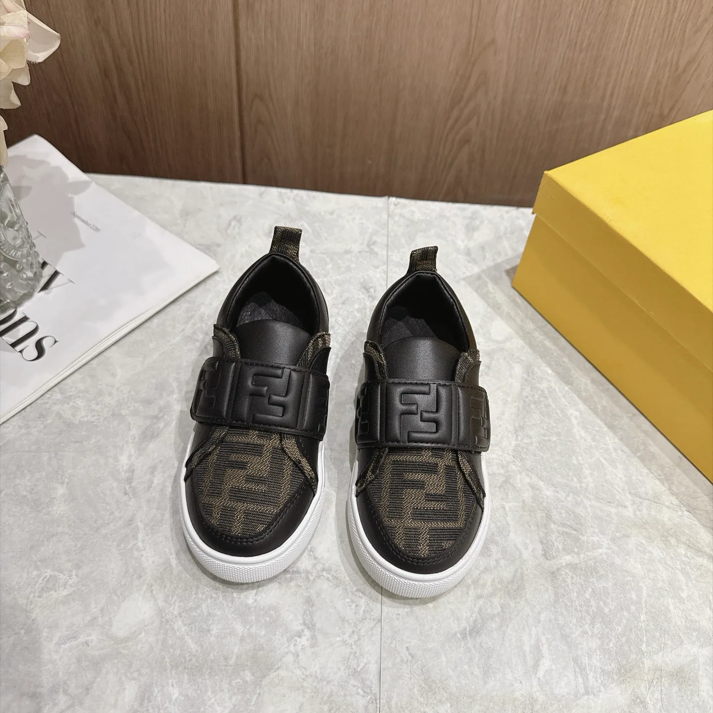 Кроссовки Мужские Fendi 18078340