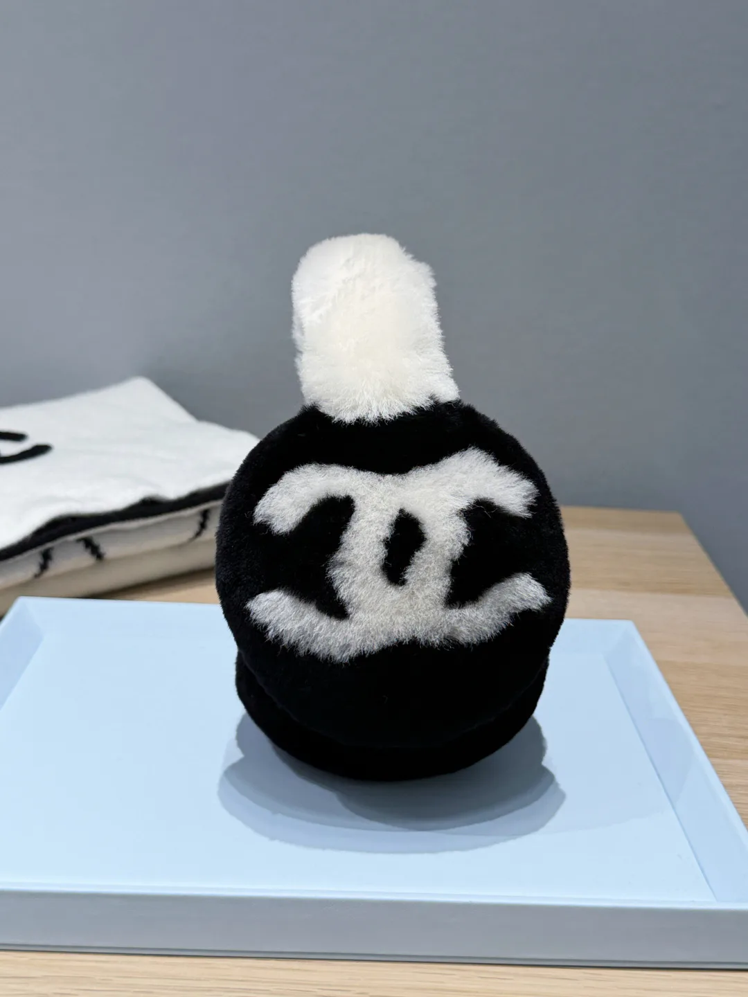 Головные Уборы Chanel 18617819