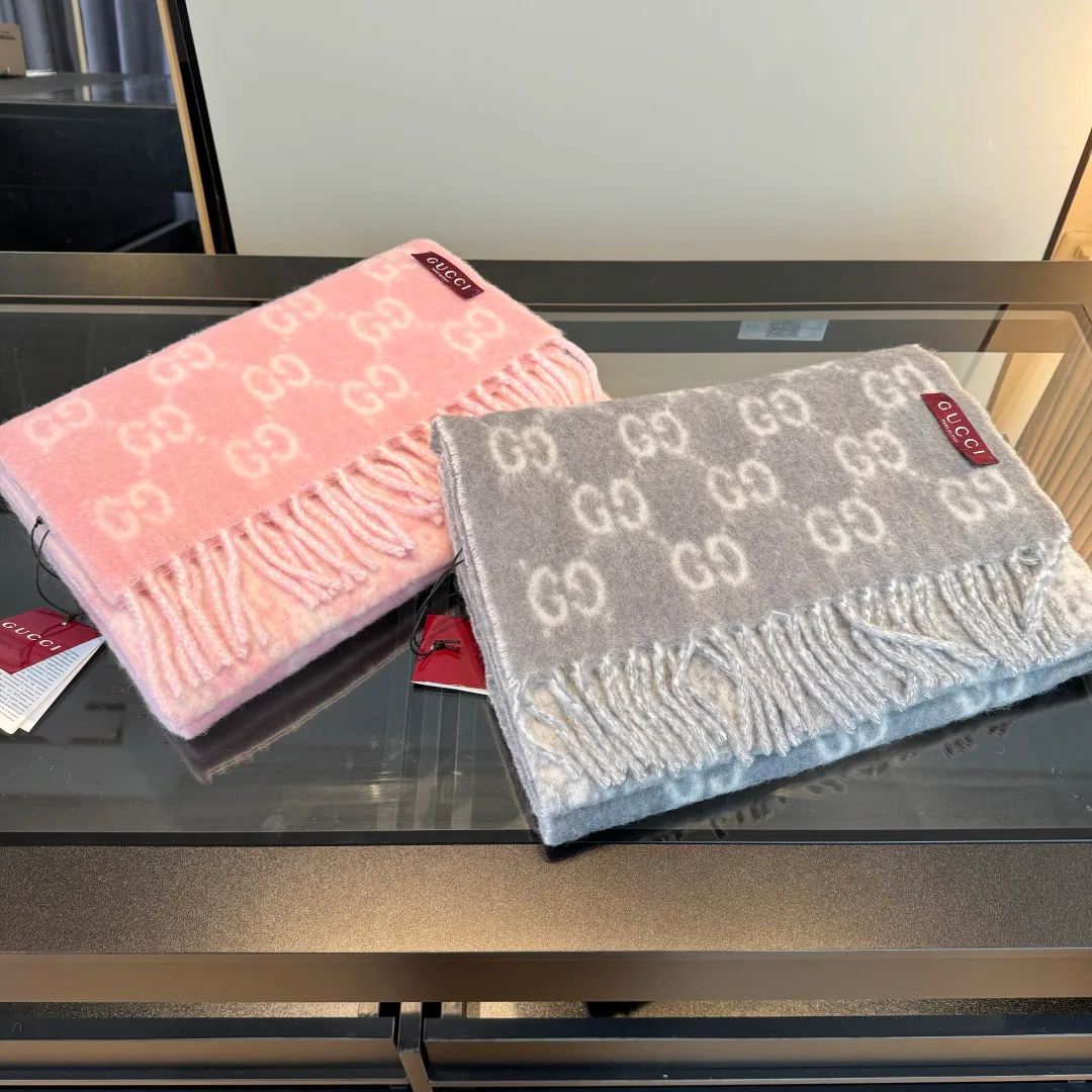 Шарфы Gucci 17906917