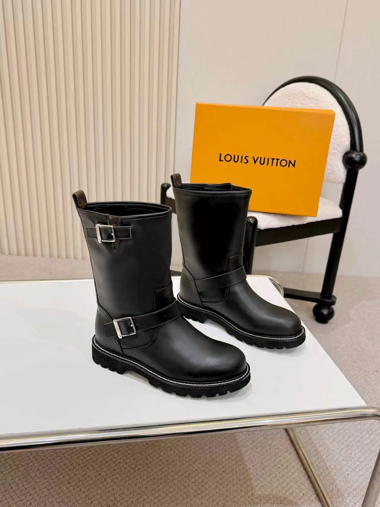 Ботинки Женские Louis Vuitton 19597310