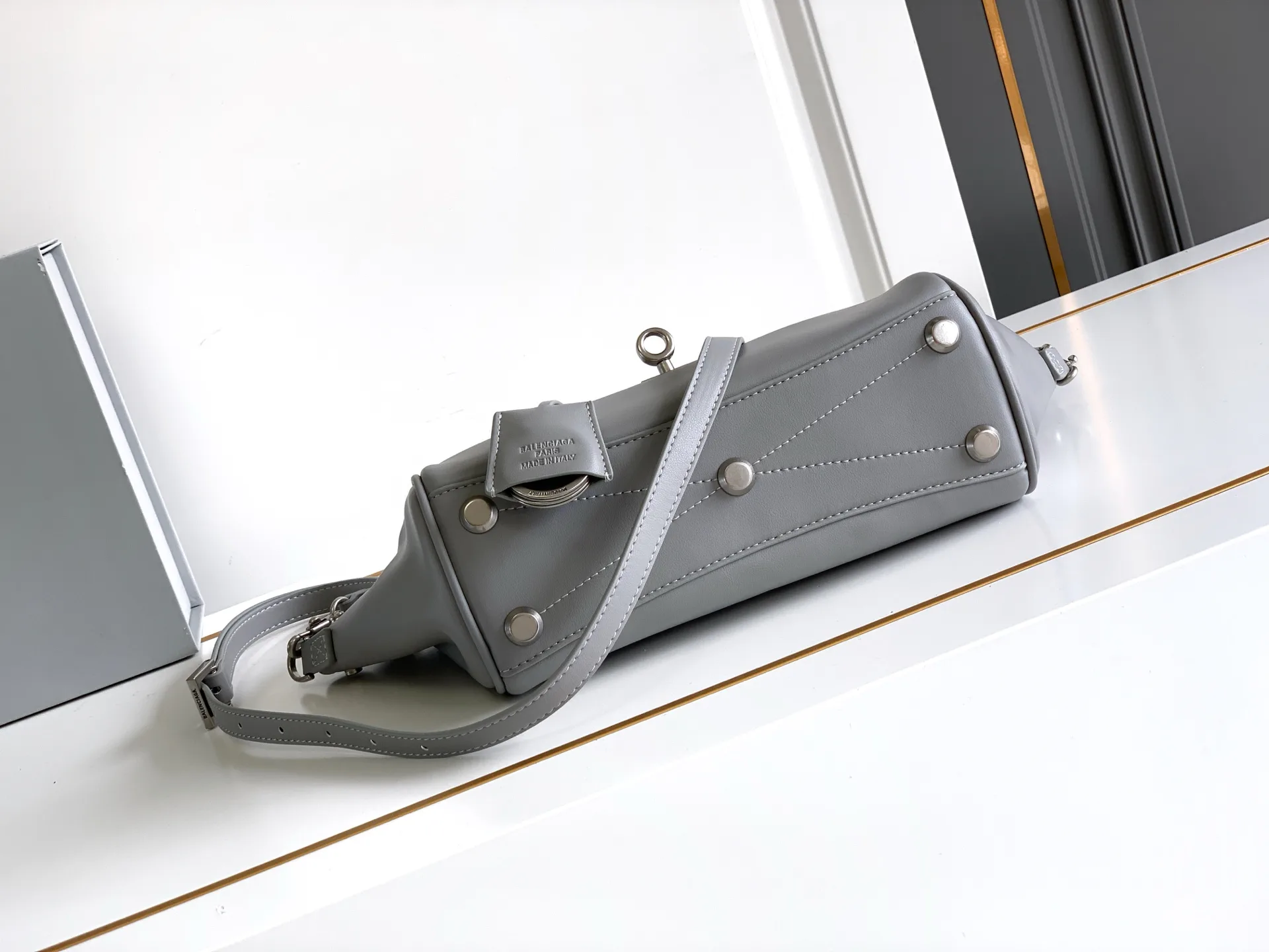 Сумки На Ремне Женские Balenciaga 84571