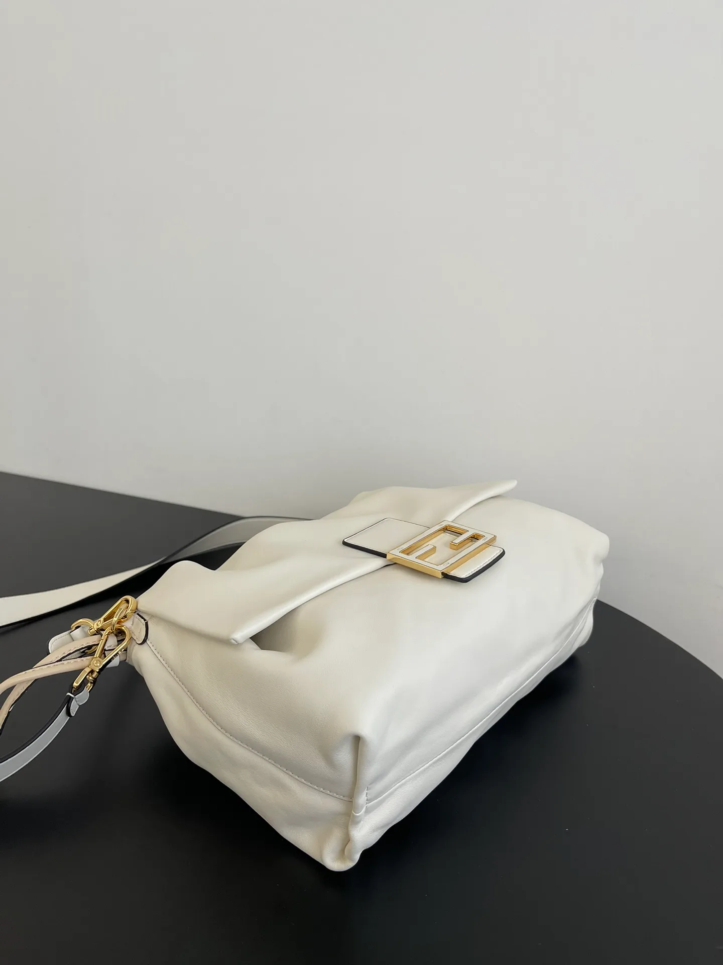 Классические Сумки Женские Fendi 13546226