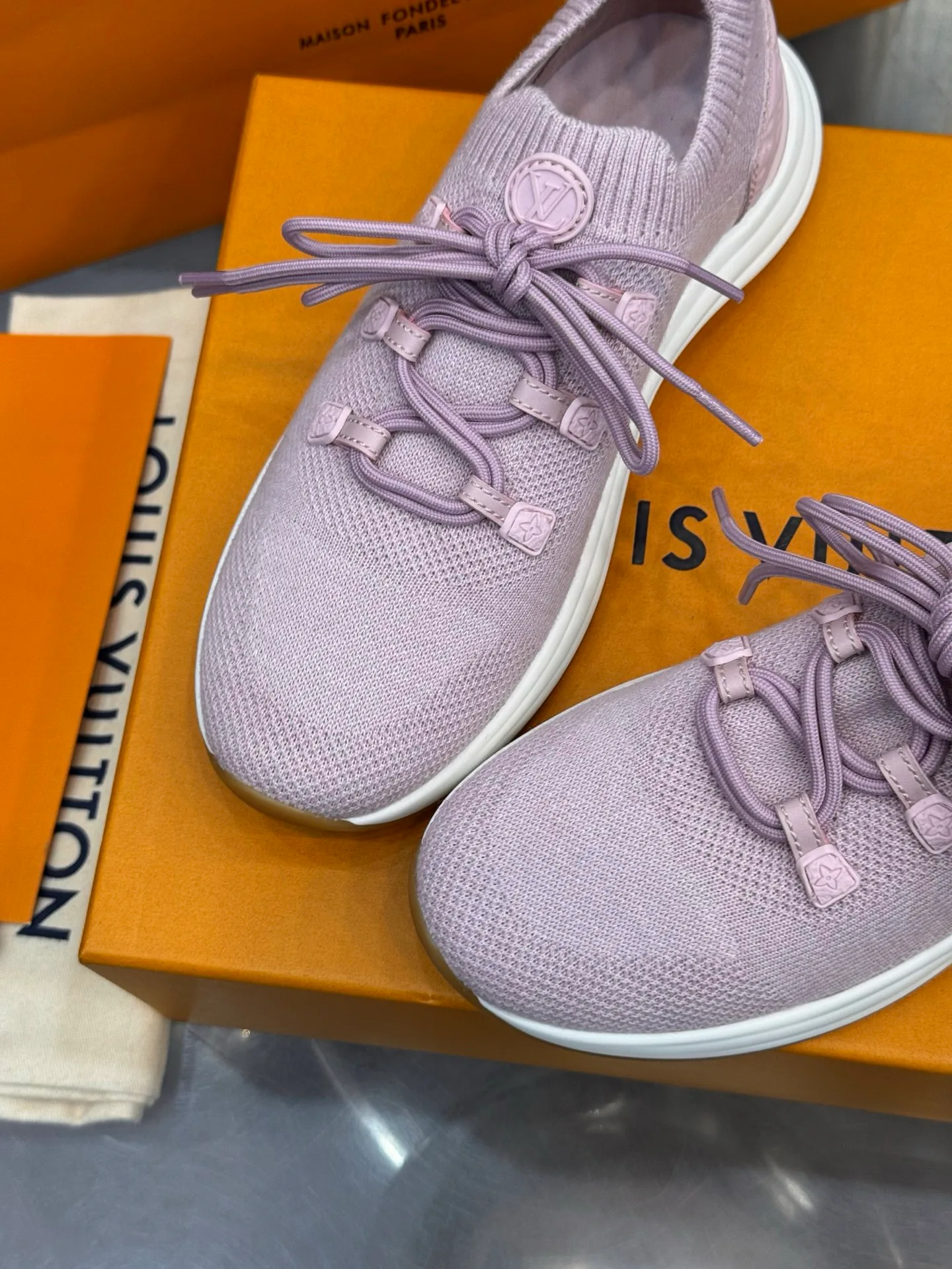 Кроссовки Женские Louis Vuitton 18202474