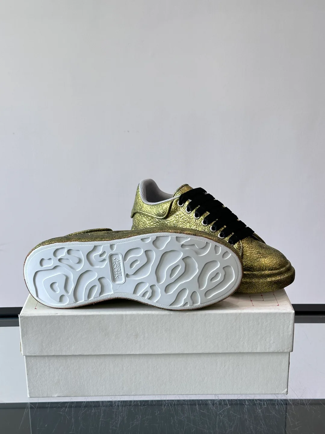 Кроссовки Женские Alexander Mcqueen 17447541