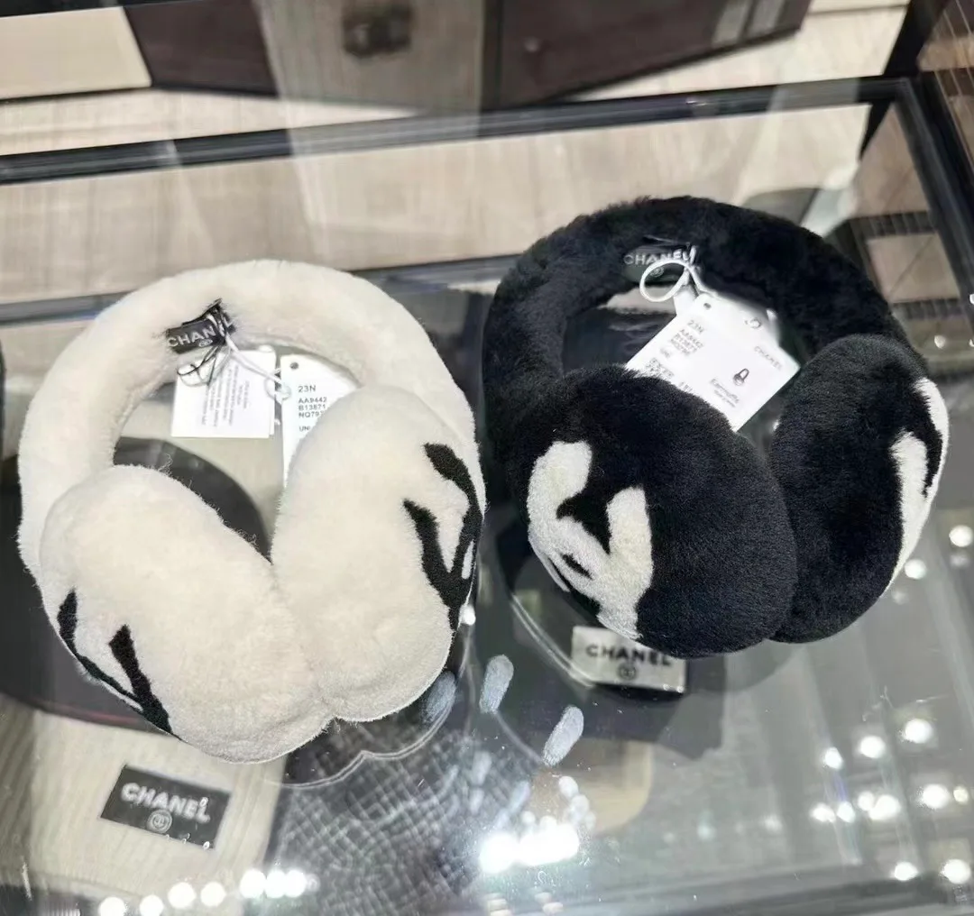 Головные Уборы Chanel 18347697