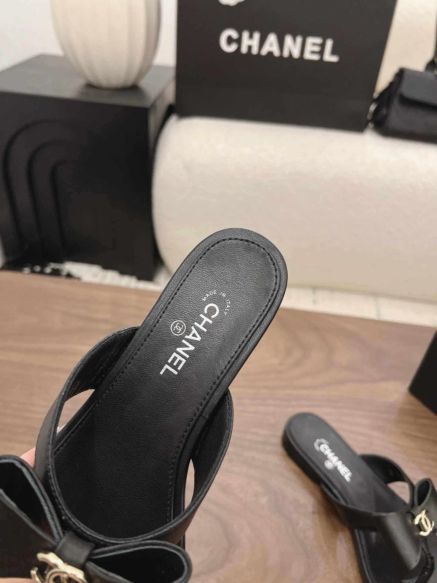 Шлепанцы Женские Chanel 17342720